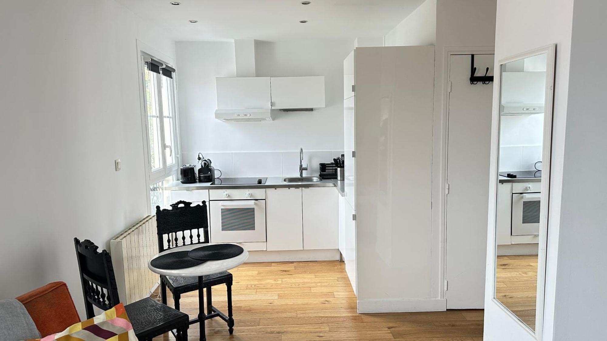 Charmant Studio Au Coeur Du 18E Apartamento Paris Exterior foto